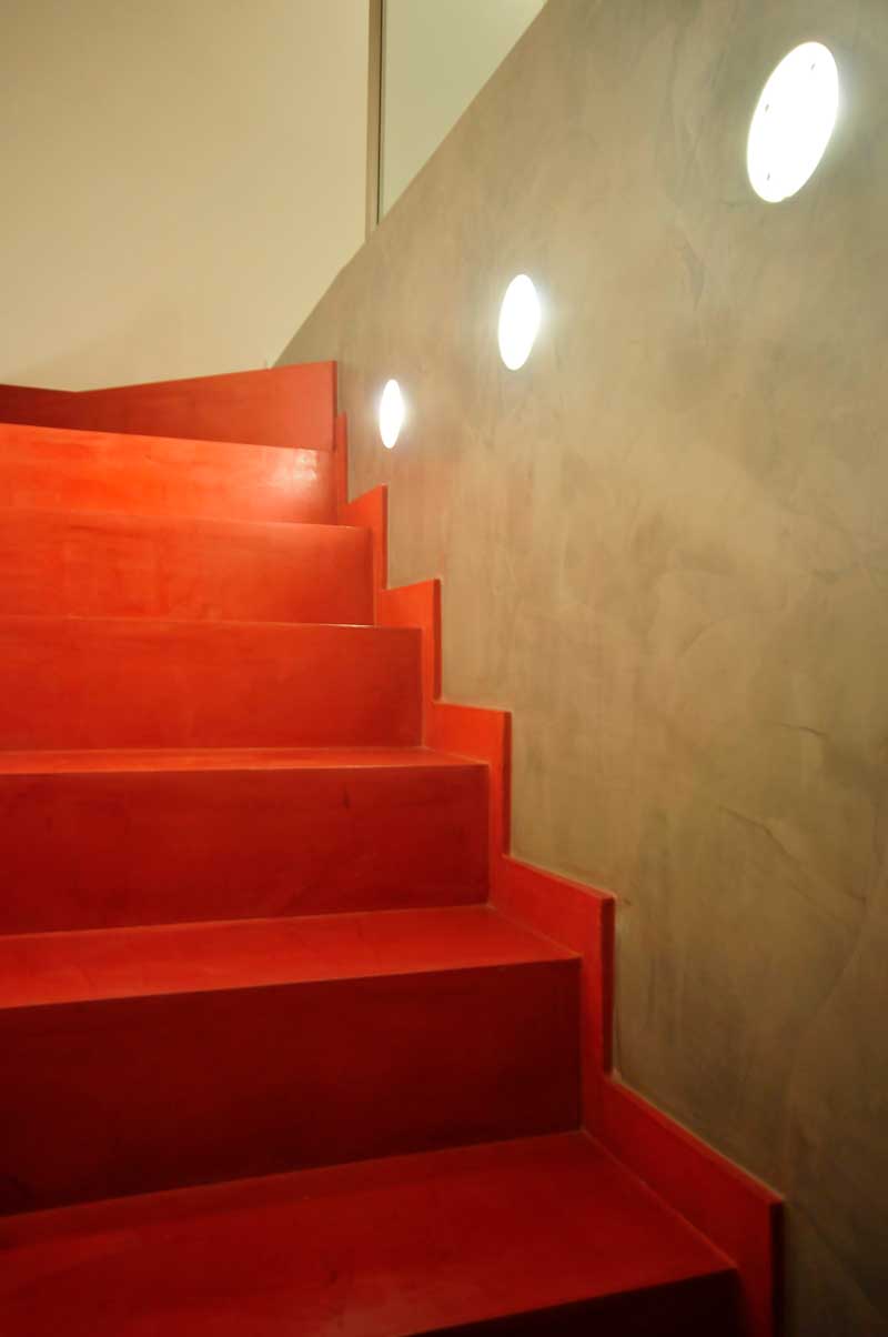 Bild på röda trappor